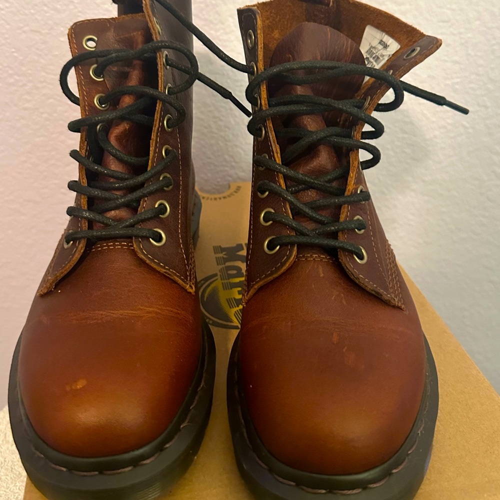 Dr martens 1460 pascal harvest boot tan